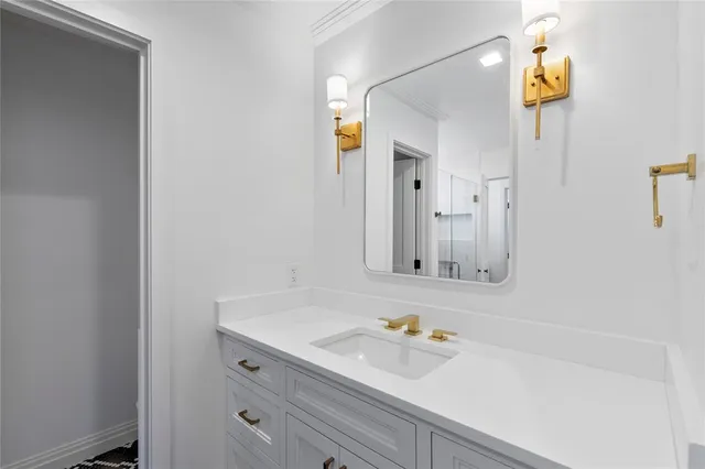 $4,500 | 4526 Glenwick Lane, Dallas, TX 75205