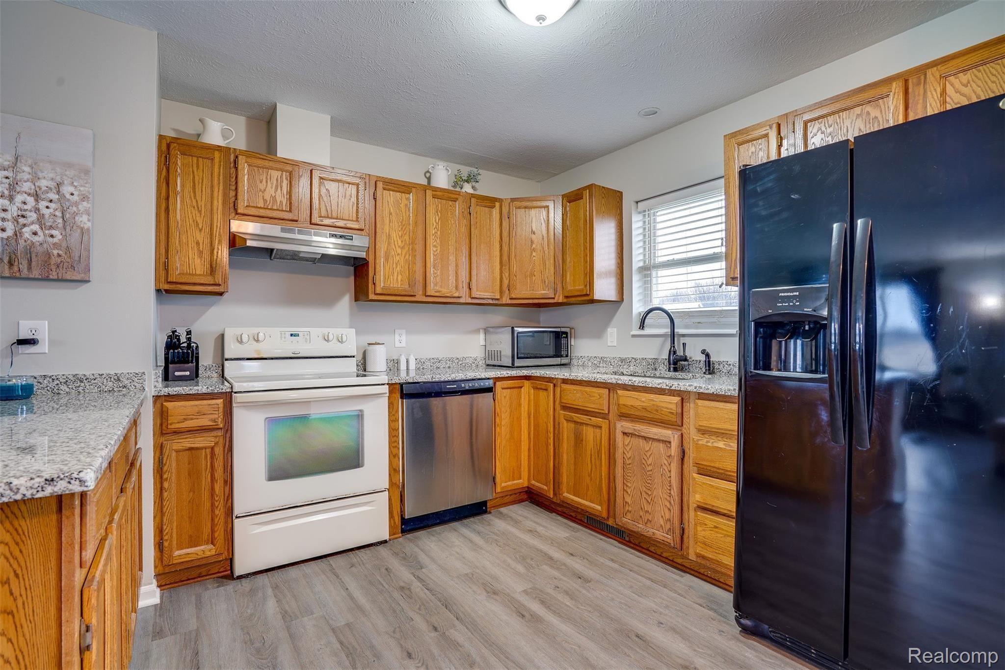 5240 Duce Road Avoca, MI 48006 - Photo 14 of 25 DSC05215HDR.jpg