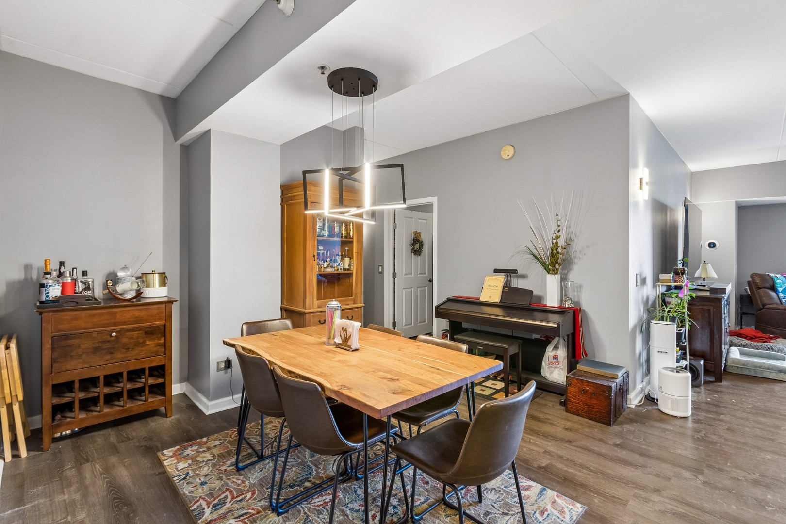 4848 North Sheridan Road, Unit 407 Chicago, IL 60640 - Photo 5 of 22 Gallery Image 5