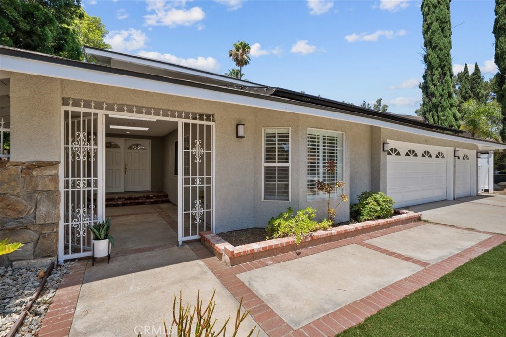 11061 Granger Place Porter Ranch, CA 91326 - Photo 3 of 54 Gallery Image 3