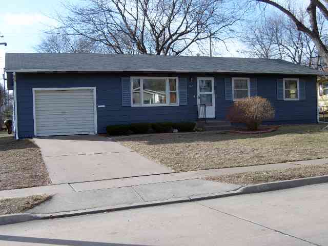 319 Westerfield Road Davenport, IA 52806 - Photo 1 of 9 Gallery Image 1