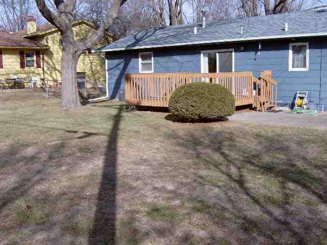 319 Westerfield Road Davenport, IA 52806 - Photo 2 of 9 Gallery Image 2