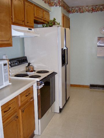 319 Westerfield Road Davenport, IA 52806 - Photo 4 of 9 Gallery Image 4