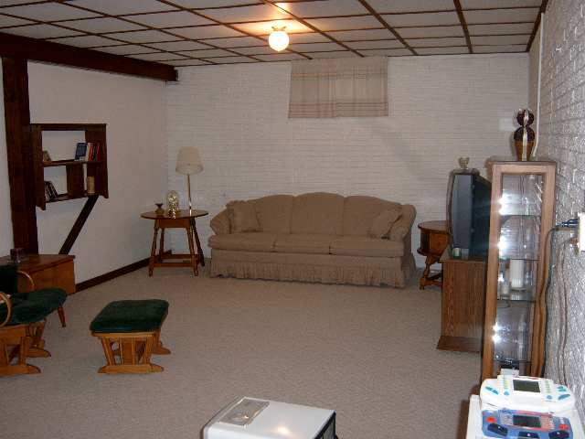 319 Westerfield Road Davenport, IA 52806 - Photo 7 of 9 Gallery Image 7