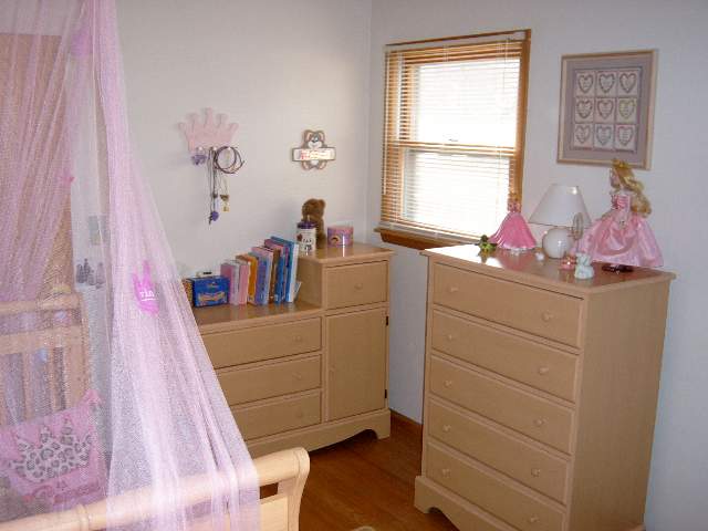 319 Westerfield Road Davenport, IA 52806 - Photo 8 of 9 Gallery Image 8