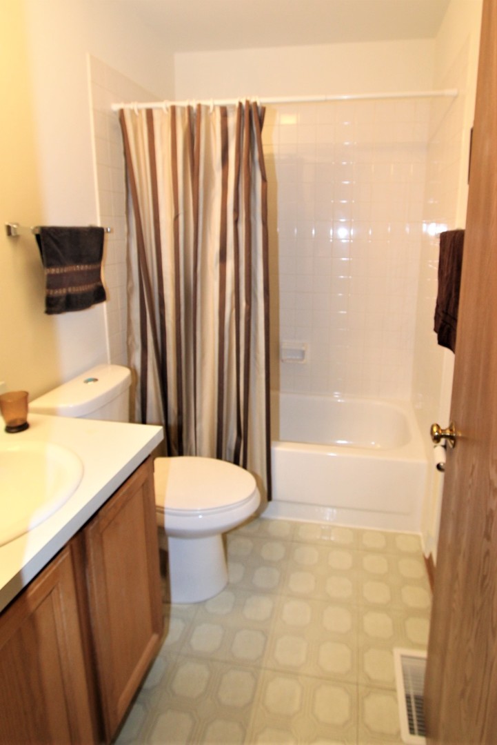 732 Bent Ridge Lane, Unit 732 Elgin, IL 60120 - Photo 20 of 26