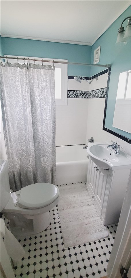 2403 Fairview Street Bay City, MI 48708 - Photo 13 of 20
