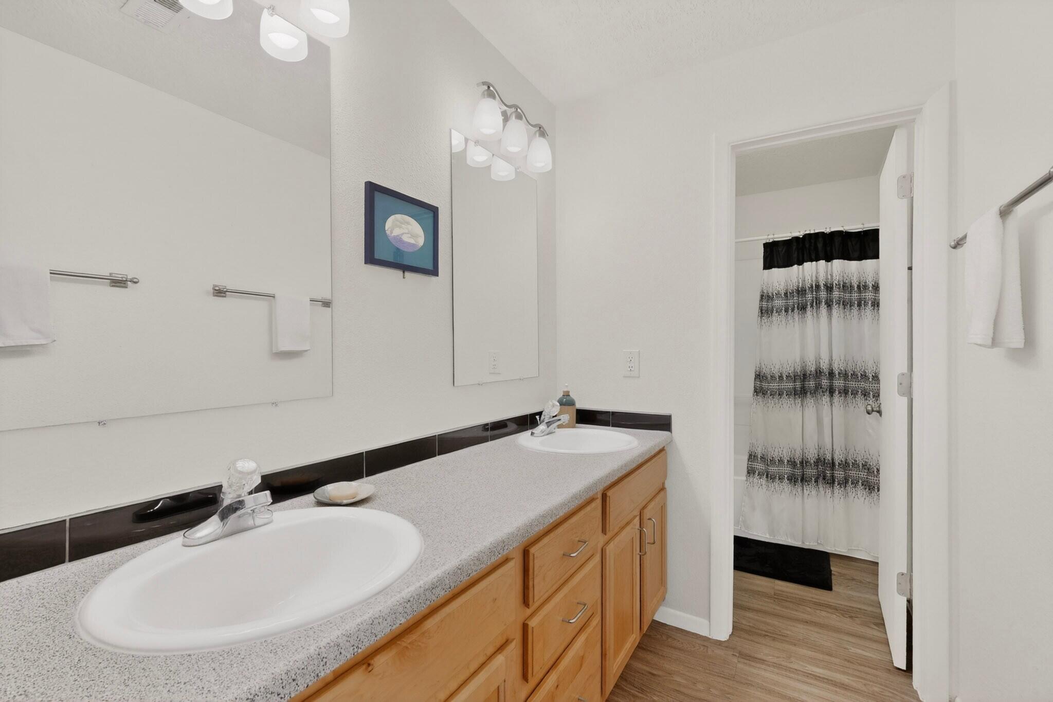 13266 Candelaria Road Northeast Albuquerque, NM 87112 - Photo 11 of 28 Gallery Image 11