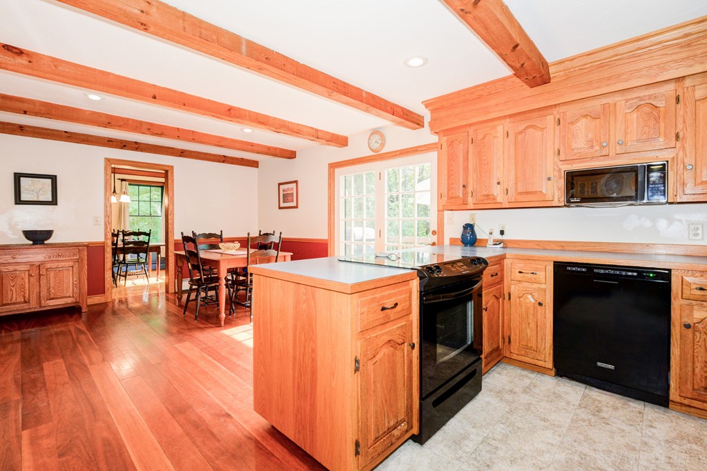 32 Lancaster Road Berlin, MA 01503 - Photo 10 of 30