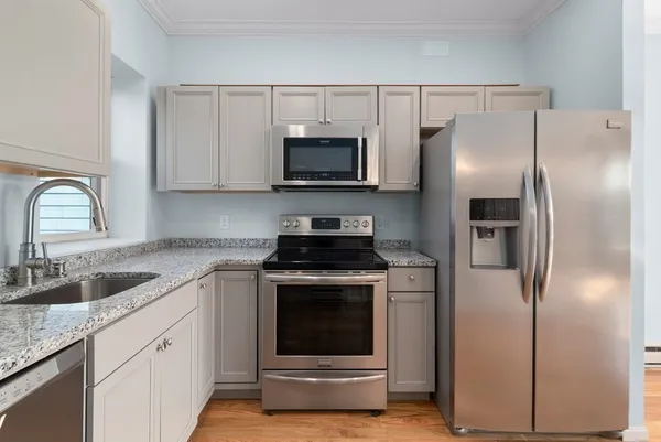 $2,900 | 2 Woodbine Street, Unit 2, Boston, MA 02119
