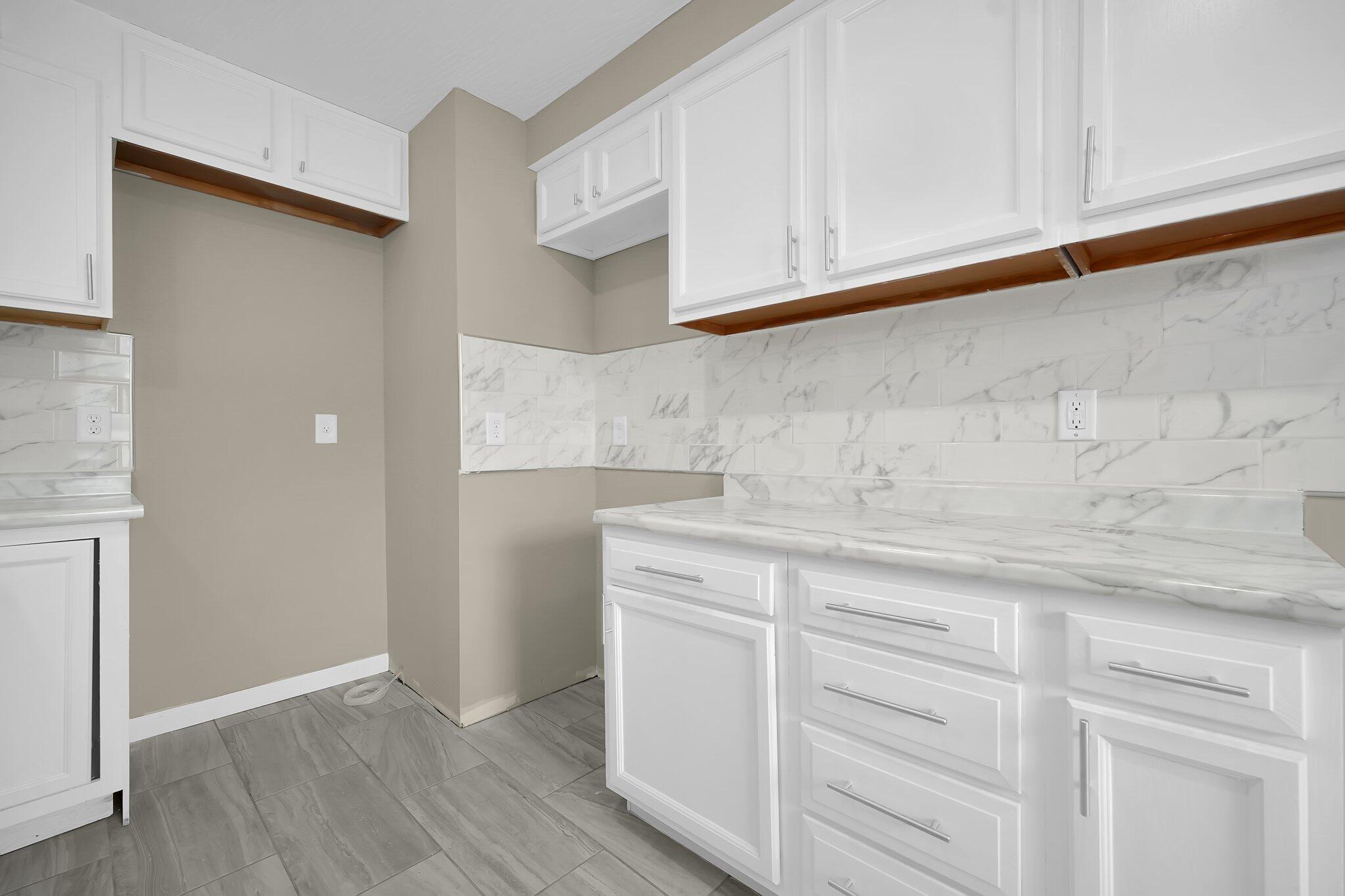 1711 Northridge Road Columbus, OH 43224 - Photo 9 of 24 9-web-or-mls-1711-northridge-rd