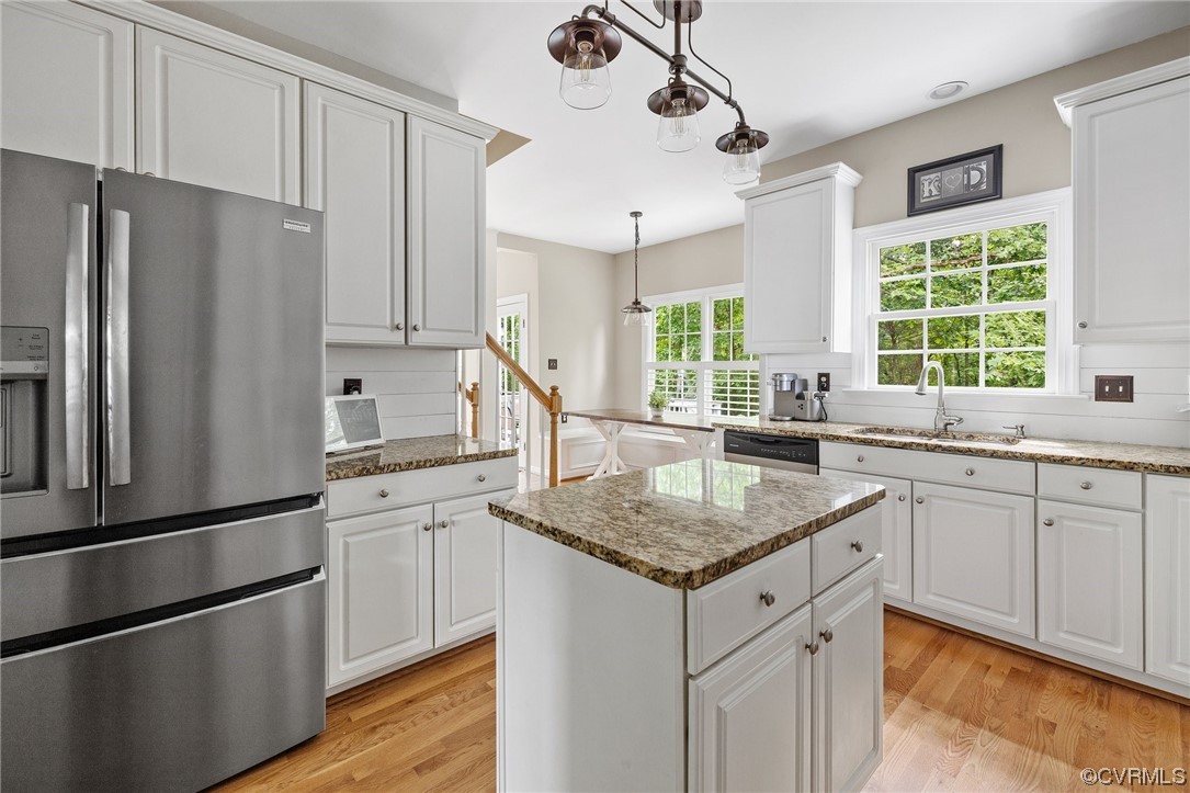 2136 Ridgefield Green Way Henrico, VA 23233 - Photo 8 of 35 View to Breakfast Nook