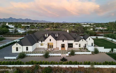 $5,994,998 | 10229 North 64th Street, Paradise Valley, AZ 85253