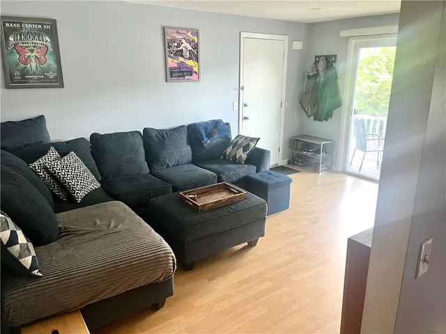 $1,800 | 494 Putnam Pike, Smithfield, RI 02828