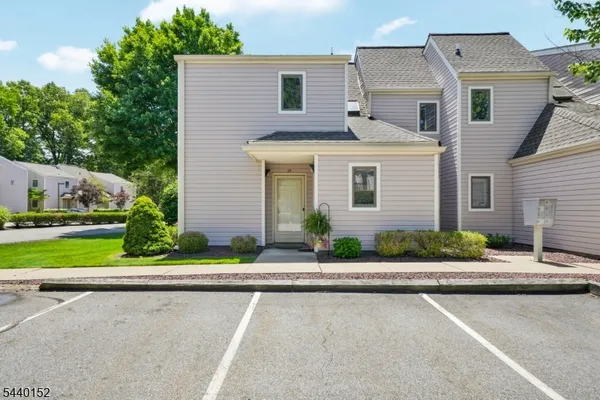 $409,900 | 136 Changebridge Road, Unit 7, Montville, NJ 07045