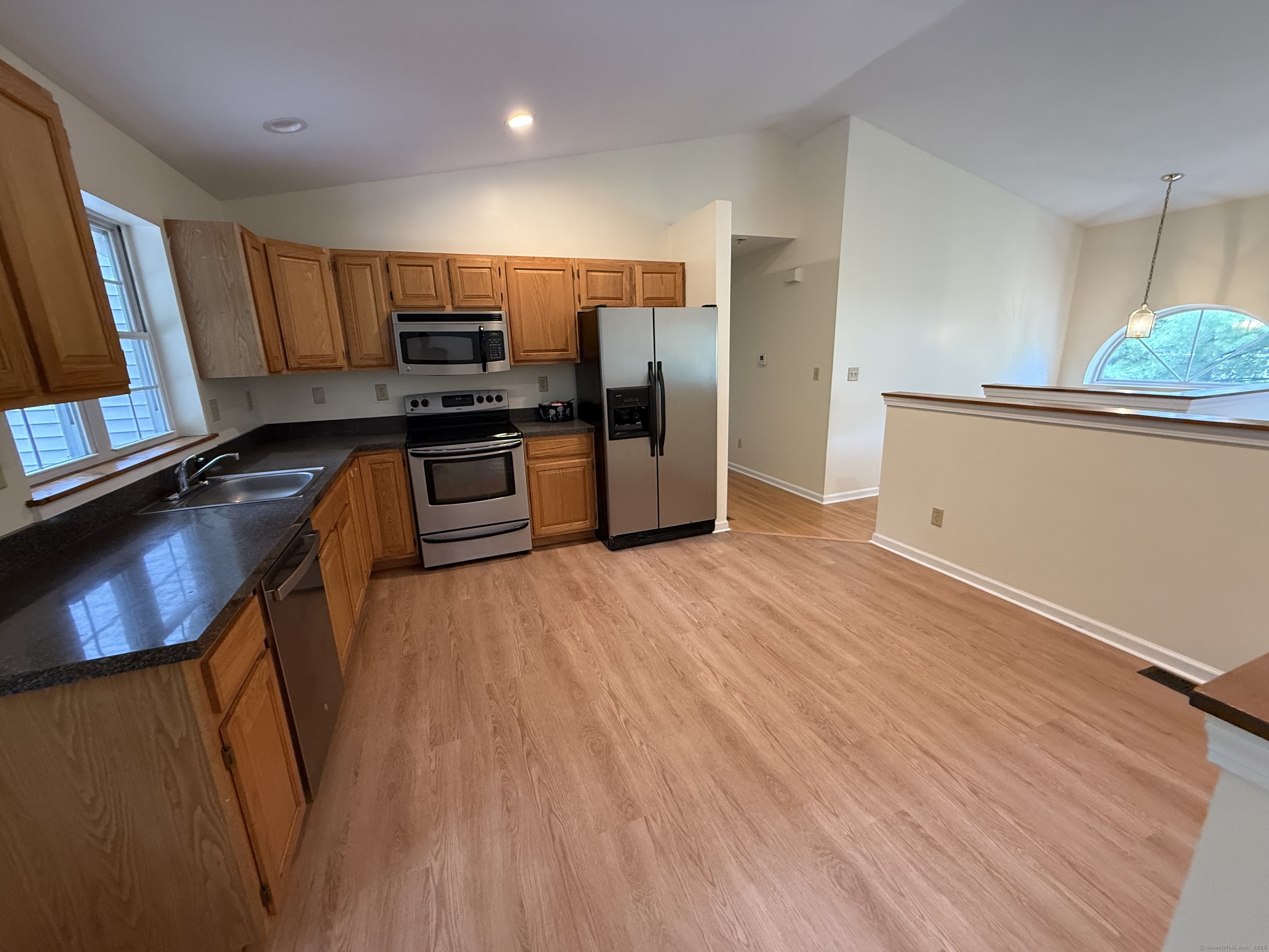 183 Osborn Road Naugatuck, CT 06770 - Photo 4 of 33