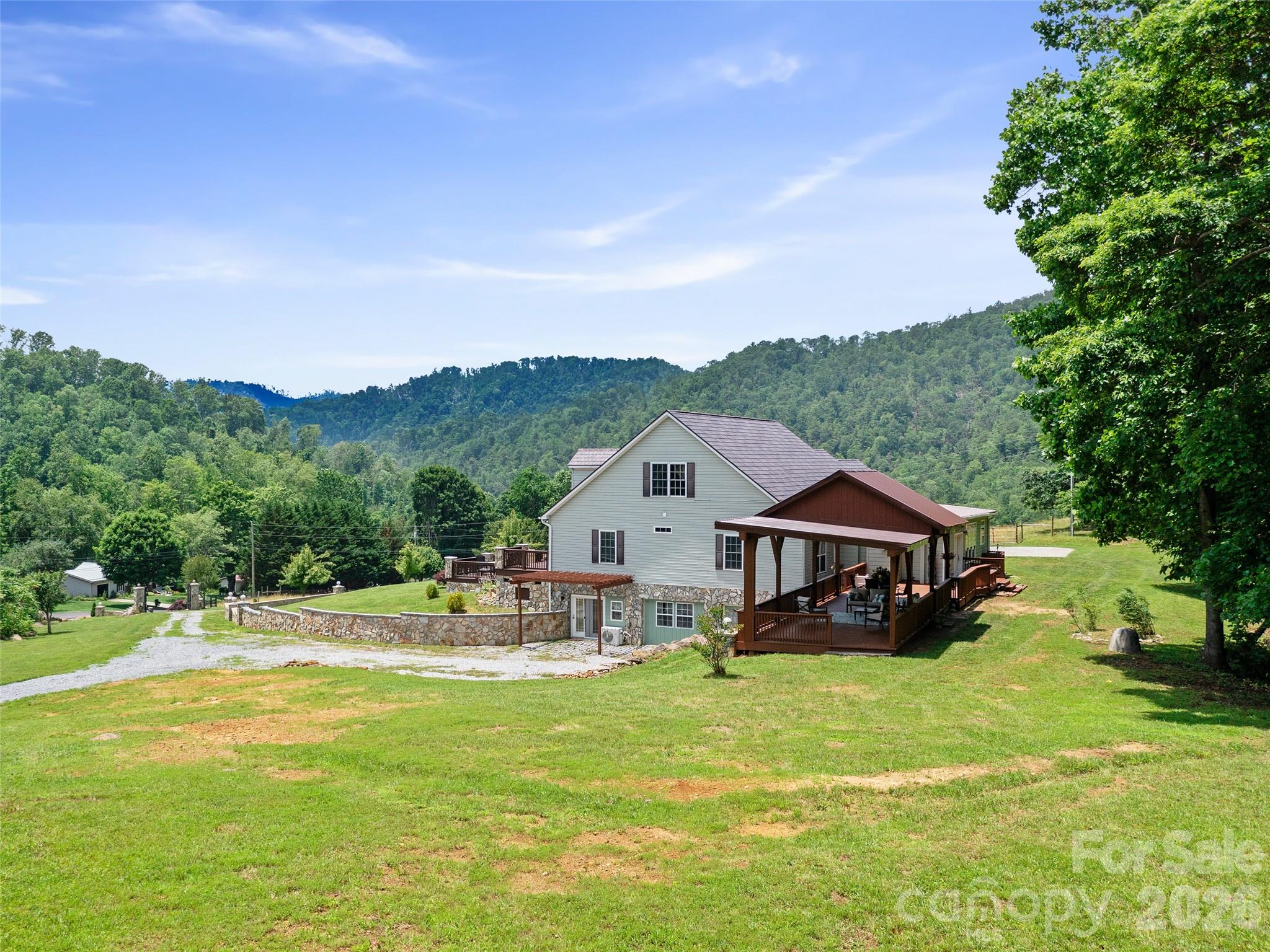 253 Odoms Chapel Road Bakersville, NC 28705 - Photo 31 of 33