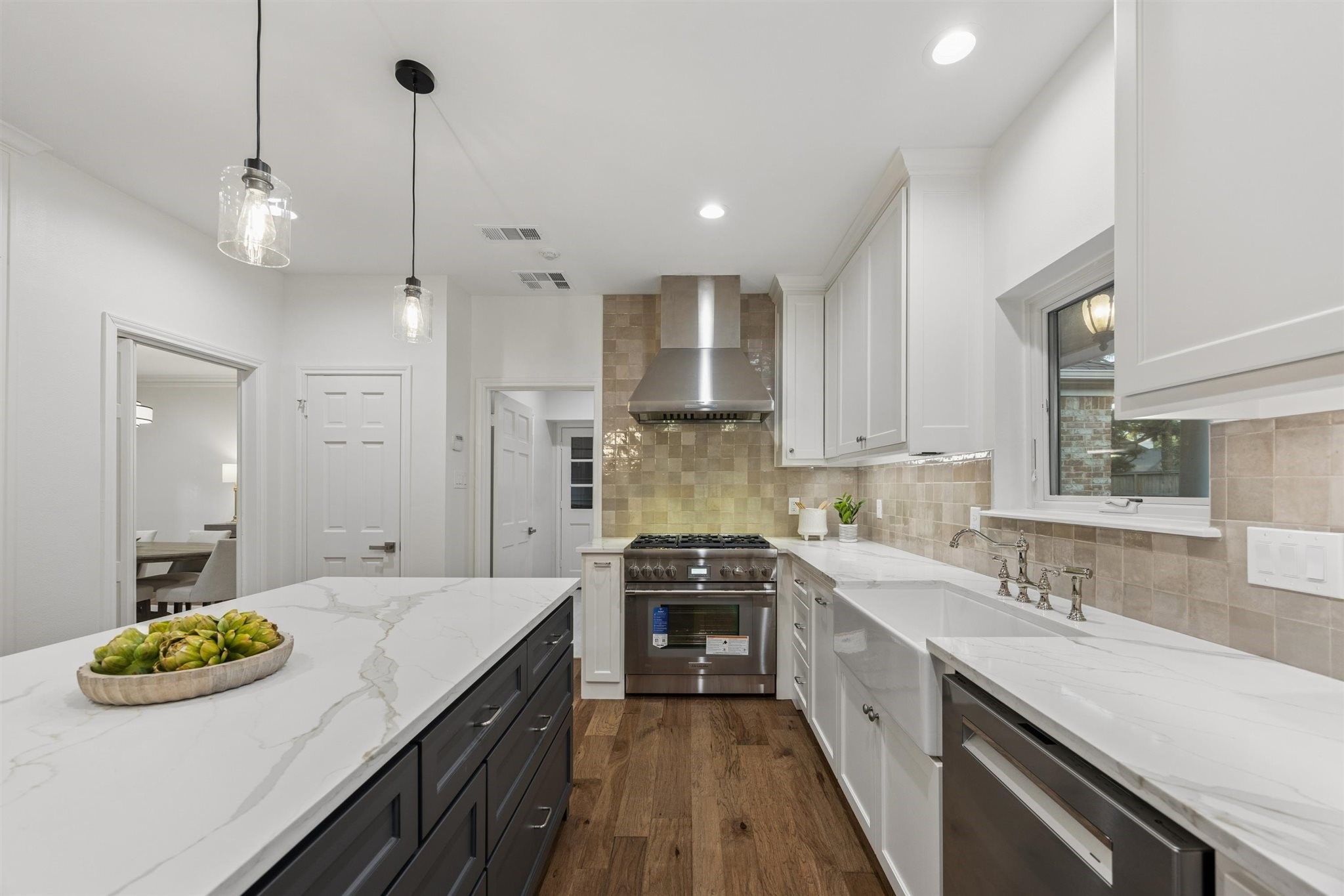 11903 Stoney Ridge Lane Houston, TX 77024 - Photo 16 of 44 Never used Thermador range with gas cook top