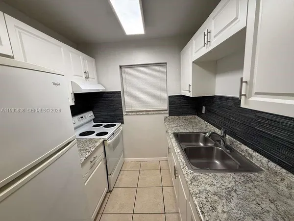 $1,550 | 606 South C Street, Unit 103, Lake Worth, FL 33460