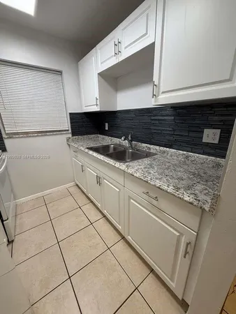 $1,550 | 606 South C Street, Unit 103, Lake Worth, FL 33460