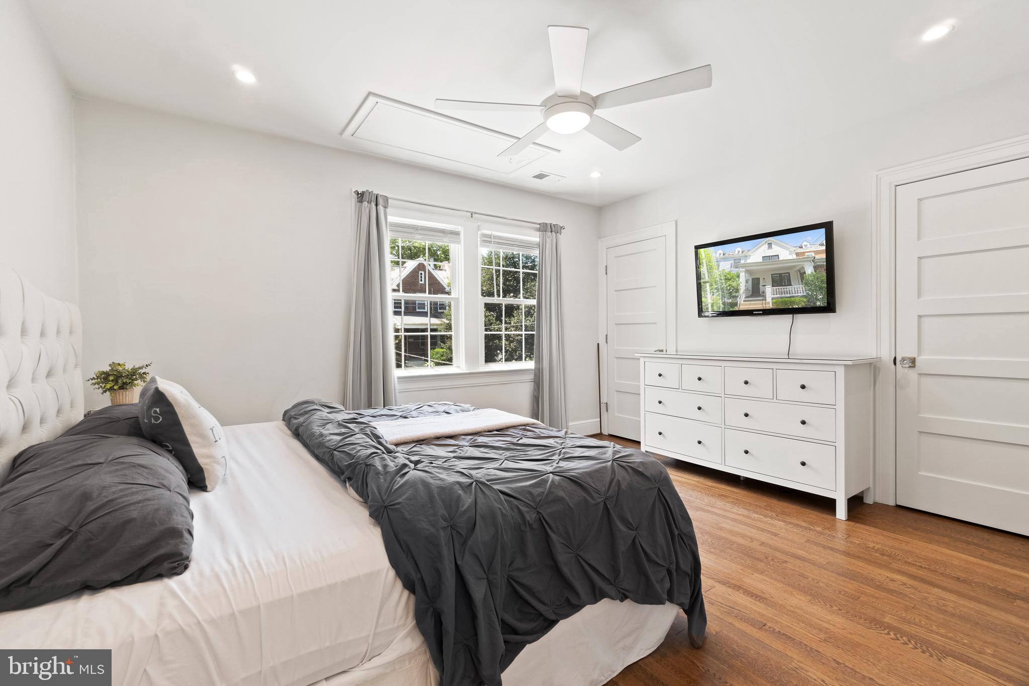 2225 39th Street Northwest Washington, DC 20007 - Photo 18 of 39