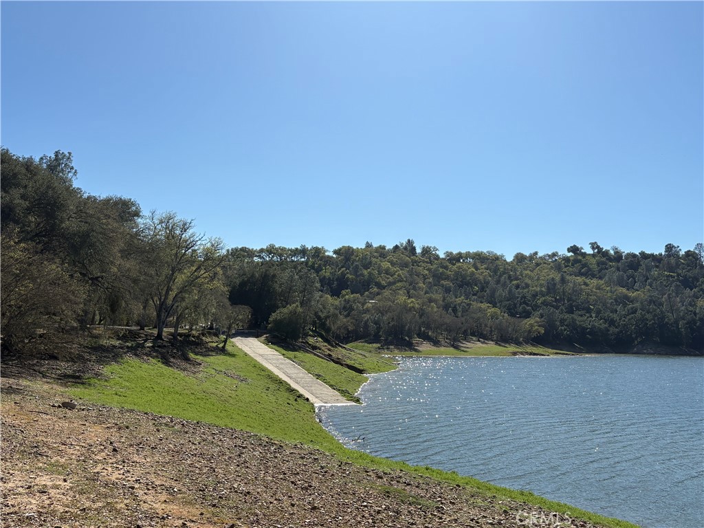 5935 Aluffo Road Paso Robles, CA 93446 - Photo 17 of 43 a view of a town with mountains in the background