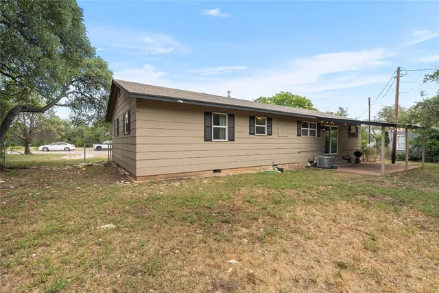 $1,800 | 617 Johnson Street, Bertram, TX 78605