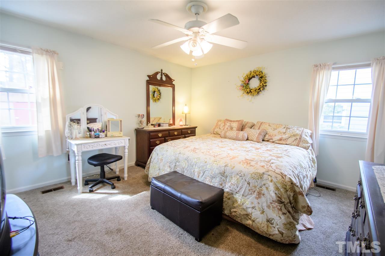 3720 Summer Place Raleigh, NC 27604 - Photo 11 of 27
