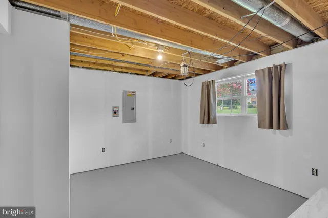 a view of utility room