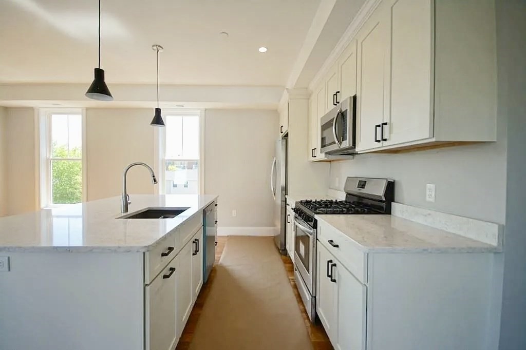 5082 Washington Street, Unit 2 Boston, MA 02132 - Photo 5 of 15