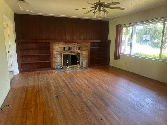 5720 East Bonnyview Road Redding, CA 96001 - Photo 6 of 10 bonneyview livingroom