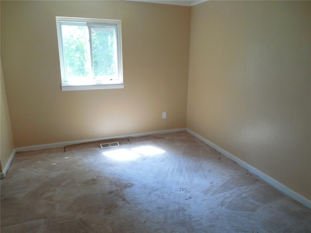 865 Falck Road McKees Rocks, PA 15136 - Photo 7 of 11