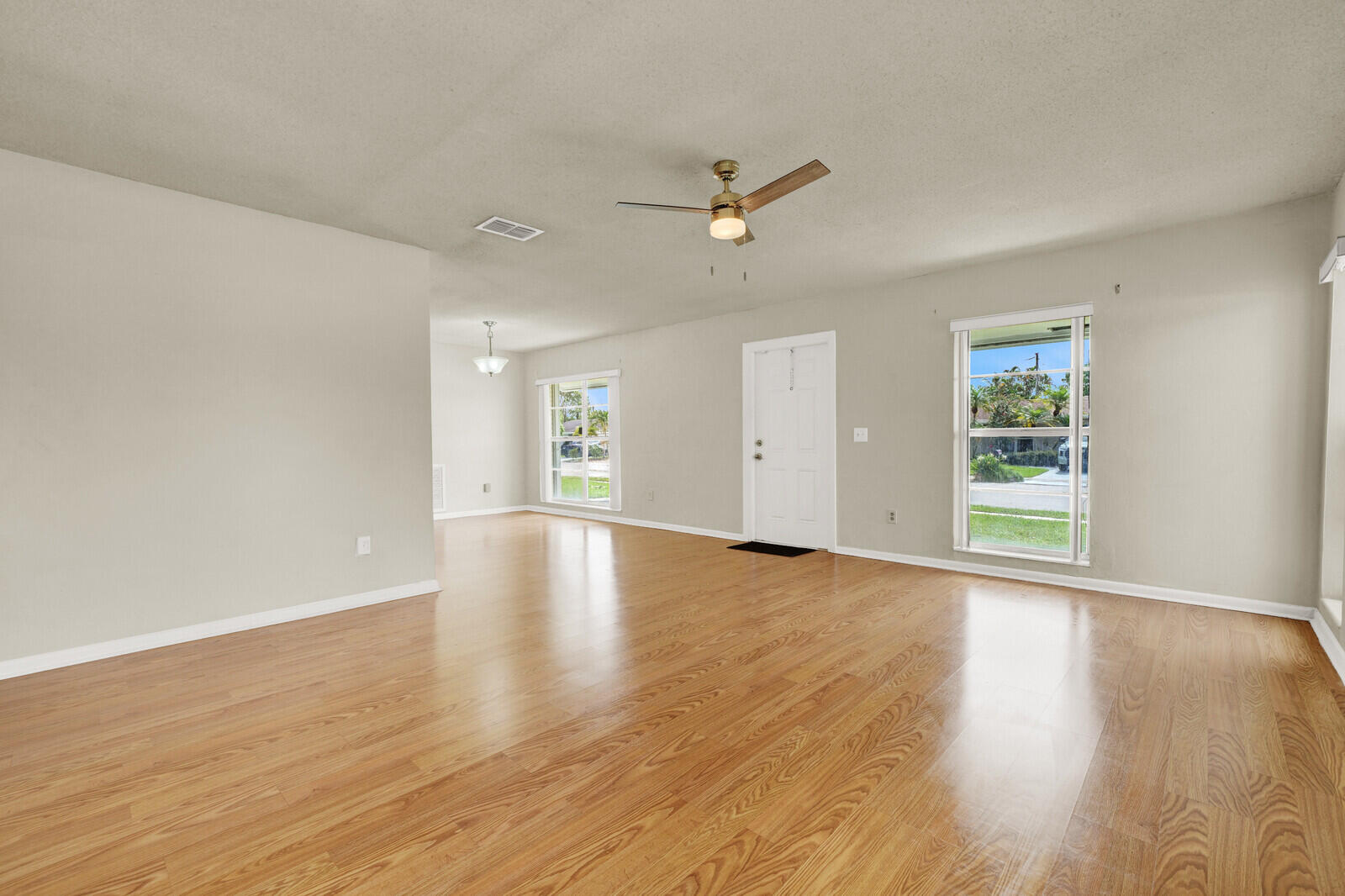 22229 Southwest 65th Terrace Boca Raton, FL 33428 - Photo 3 of 26 05_Image_5_mls