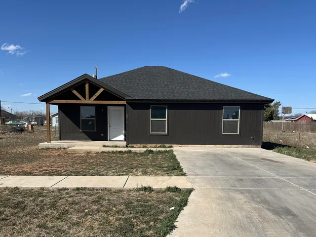 $1,150 | 4202 East 64th Street, Lubbock, TX 79403