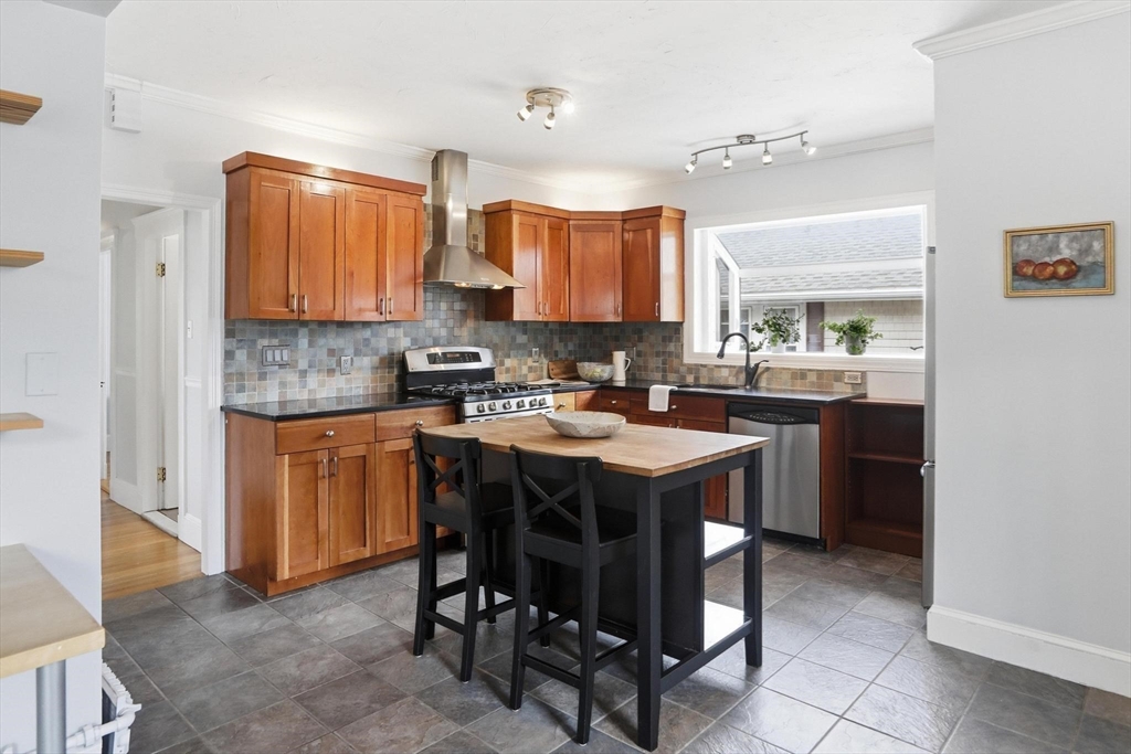 72-74 Parmenter Road, Unit 2 Waltham, MA 02453 - Photo 21 of 38