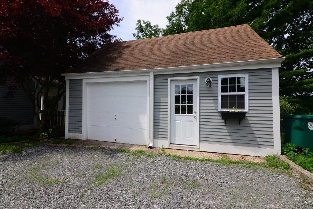 232 Seven Mile Road Scituate, RI 02831 - Photo 5 of 41