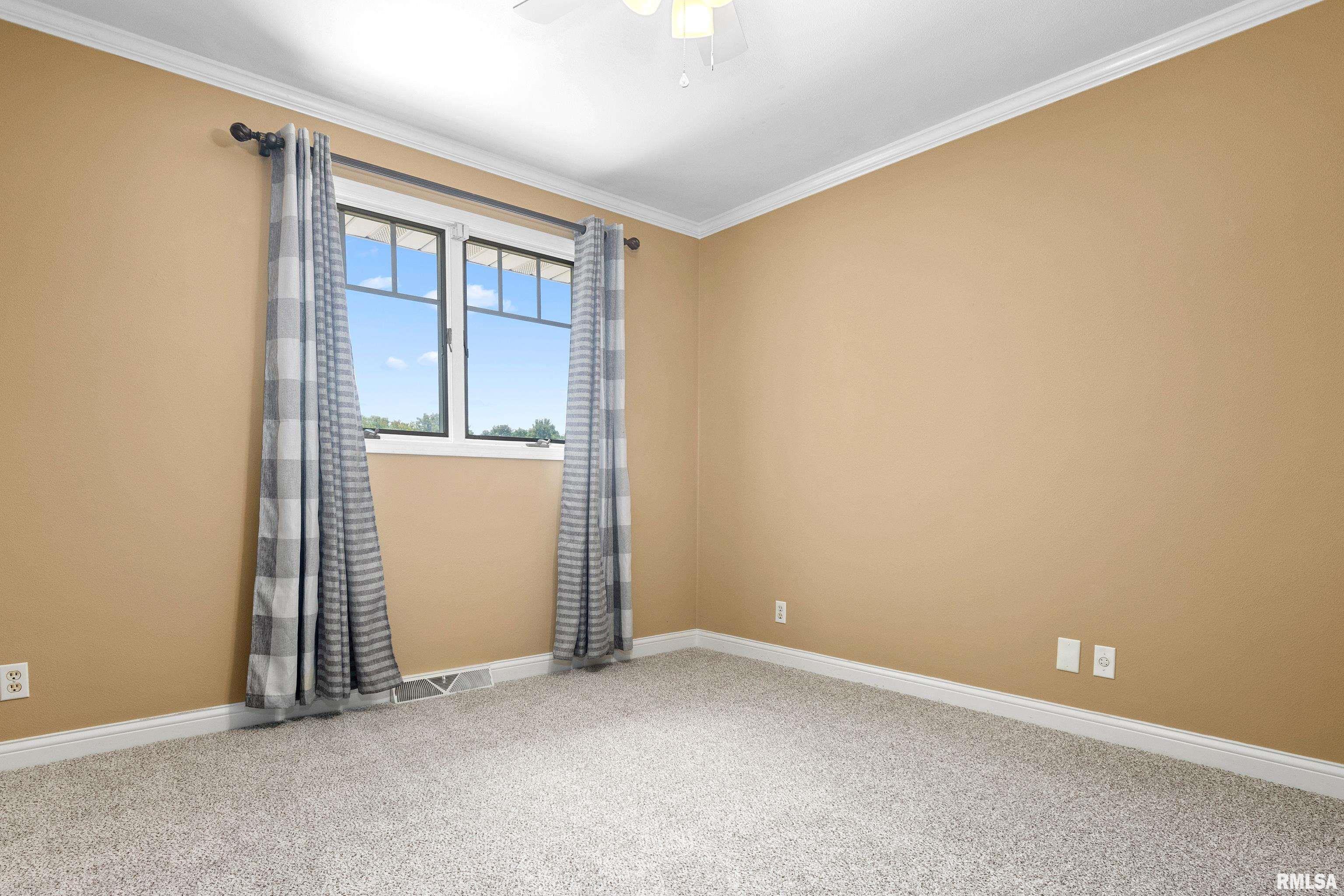 421 Crestview Drive Metamora, IL 61548 - Photo 38 of 45