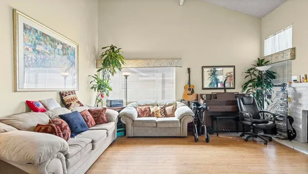 $775,000 | 383 Vecino Court, Spring Valley, CA 91977