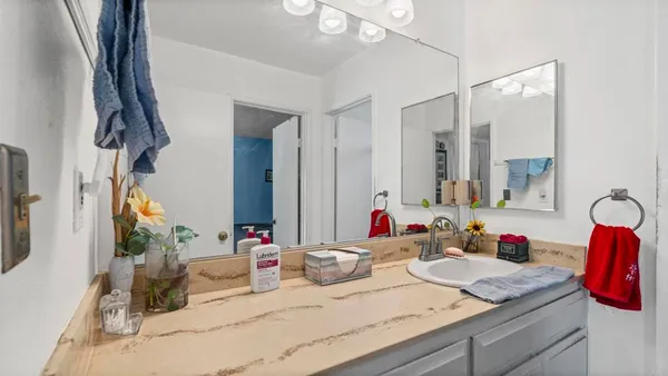 $775,000 | 383 Vecino Court, Spring Valley, CA 91977