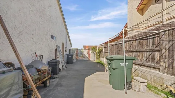 $775,000 | 383 Vecino Court, Spring Valley, CA 91977