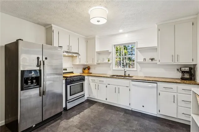 $377,500 | 1113 Etowah Valley Lane, Woodstock, GA 30189