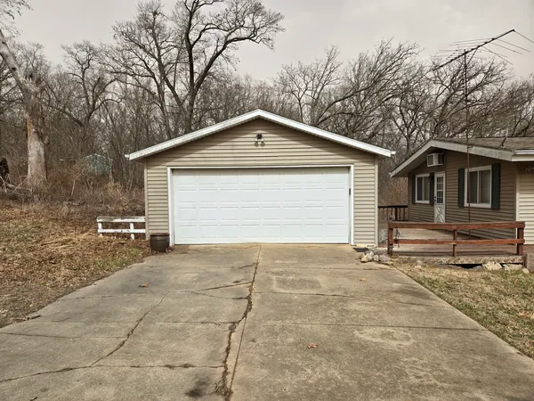 $150,000 | 81 Indian Hills Drive, Putnam, IL 61560