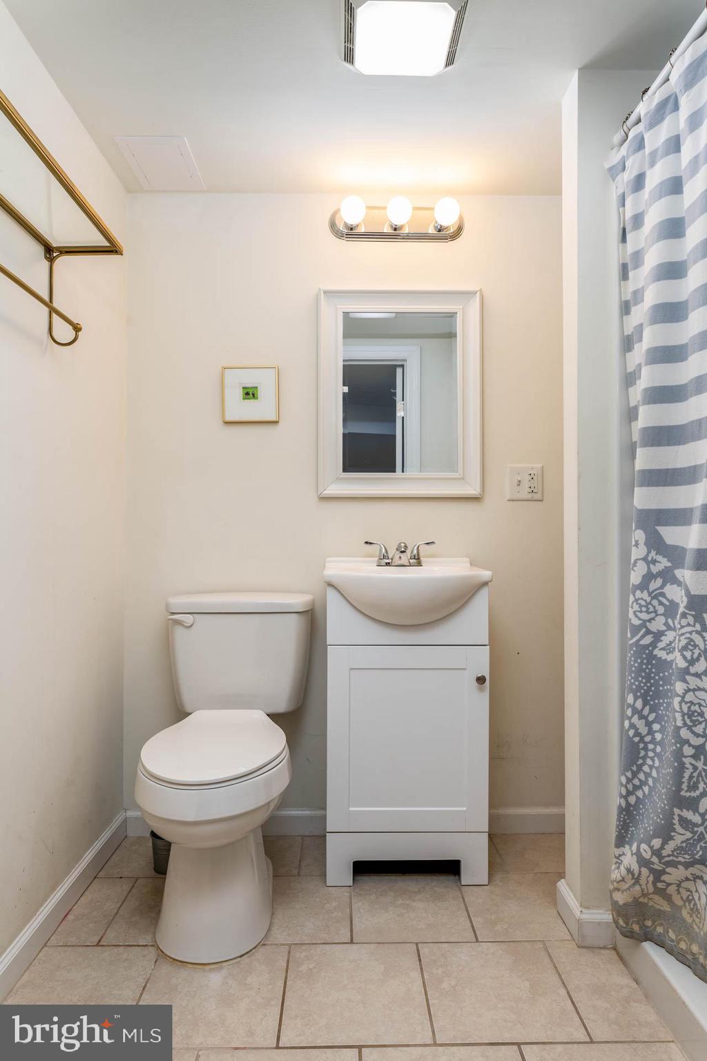205 Pickwick Road Havertown, PA 19083 - Photo 20 of 25 Full Bathroom on Lower Level.