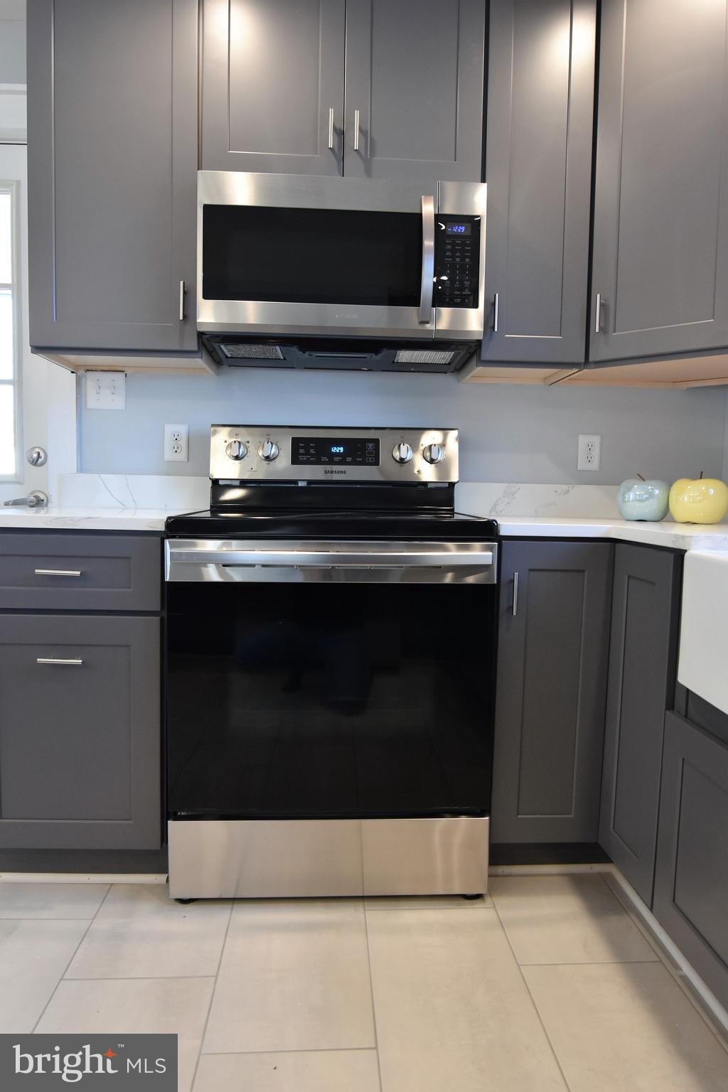 208 Dale Road Pasadena, MD 21122 - Photo 4 of 21 Gallery Image 4