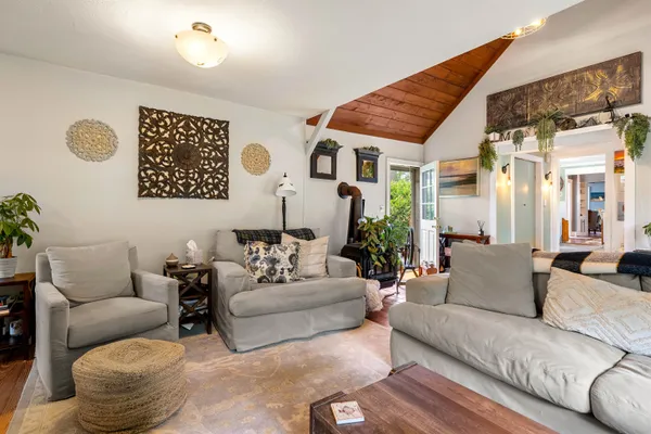 $629,900 | 415 Flanders Memorial Road, Weare, NH 03281