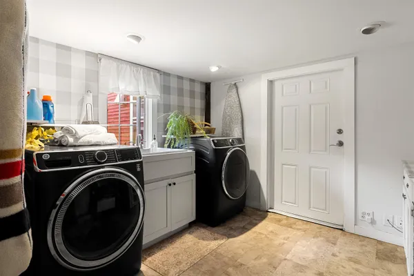 $629,900 | 415 Flanders Memorial Road, Weare, NH 03281