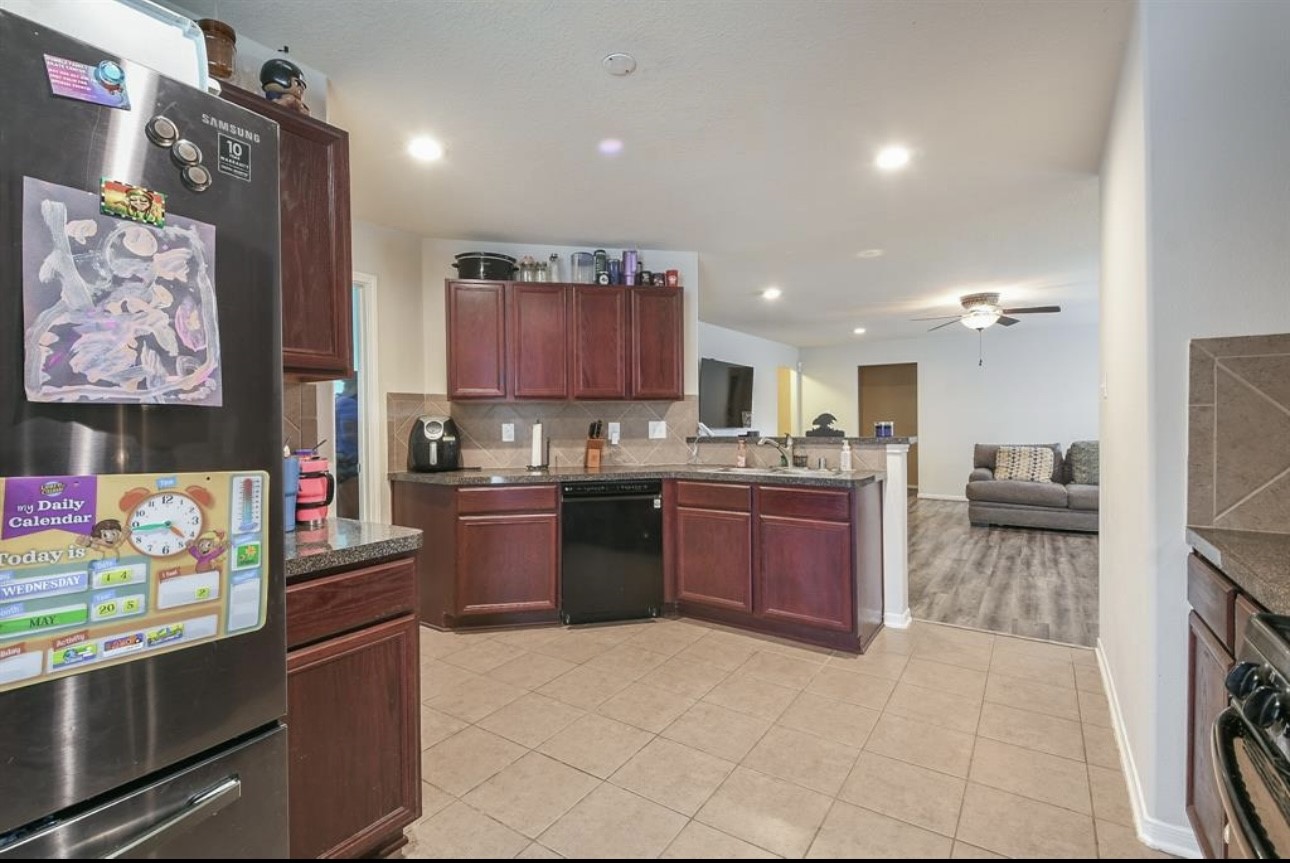 4854 Fair Oak Dale Lane Humble, TX 77346 - Photo 6 of 14