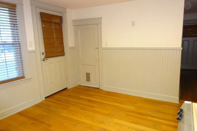 a view of empty room with window