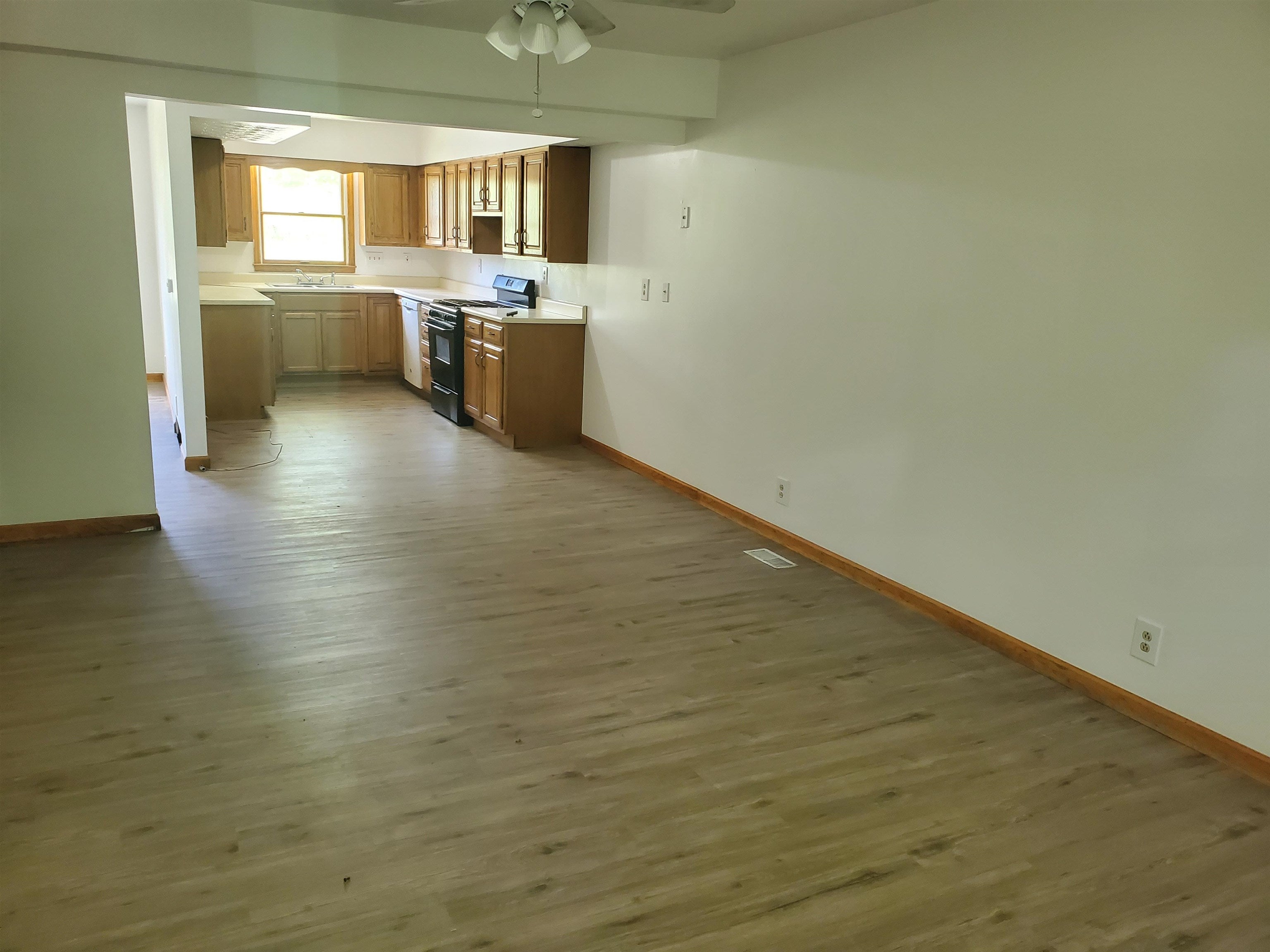 310 Rotary Road Huntington, WV 25705 - Photo 5 of 14 Gallery Image 5