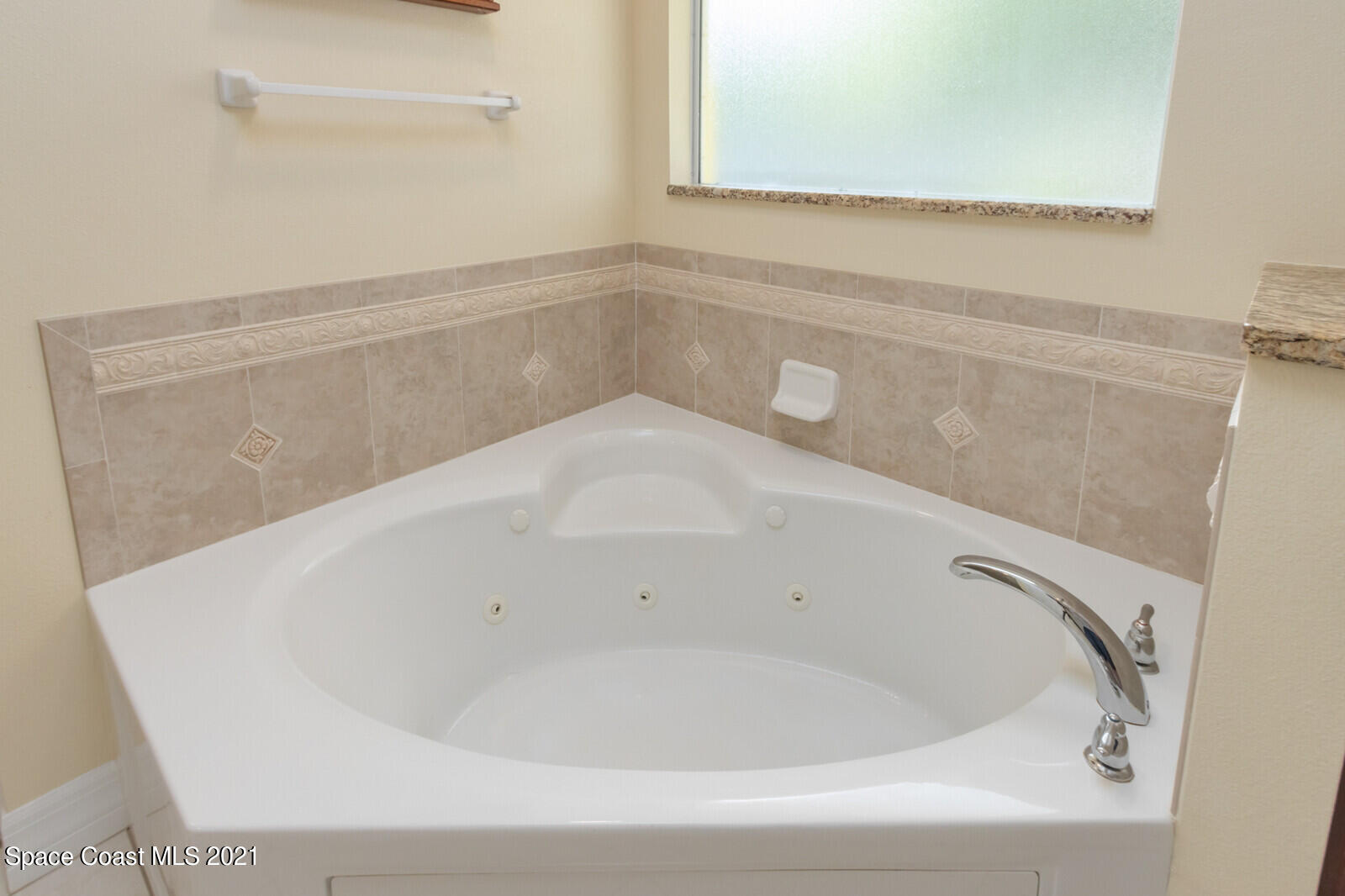 2524 Carmel Road Indialantic, FL 32903 - Photo 18 of 30 a close view of a bathtub in bathroom